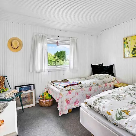 Дом отдыха Beautiful Summer House Close To The Beach On Nordfyn *